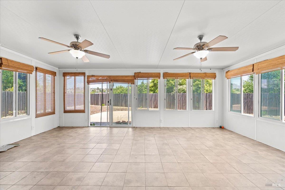 Detail Gallery Image 22 of 31 For 112 Aragon Ct, Vallejo,  CA 94591 - 3 Beds | 2 Baths