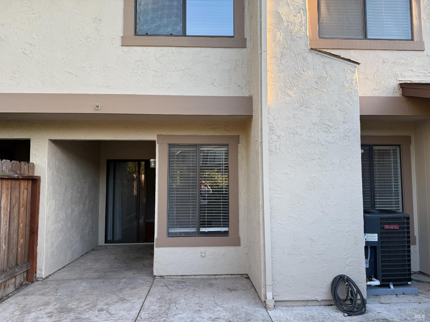 Detail Gallery Image 12 of 19 For 1121 Grove Cir, Benicia,  CA 94510 - 3 Beds | 2/1 Baths