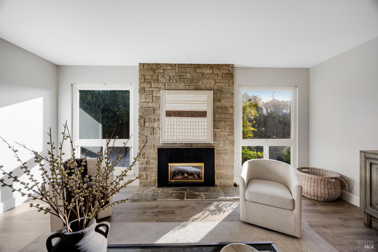 Detail Gallery Image 14 of 83 For 22 Laurie Ct, Novato,  CA 94947 - 4 Beds | 2 Baths