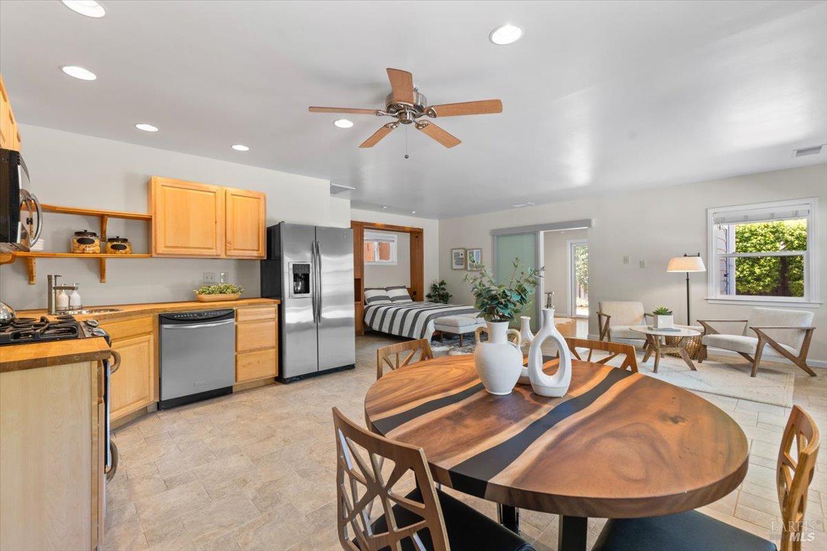 Detail Gallery Image 52 of 67 For 107 1st St, Healdsburg,  CA 95448 - 3 Beds | 3 Baths