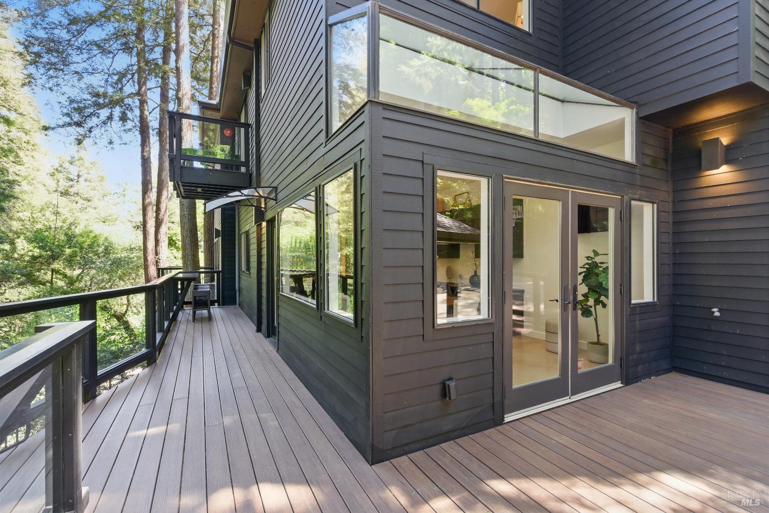 Detail Gallery Image 74 of 97 For 119 Marguerite Ave, Mill Valley,  CA 94941 - 6 Beds | 4/1 Baths