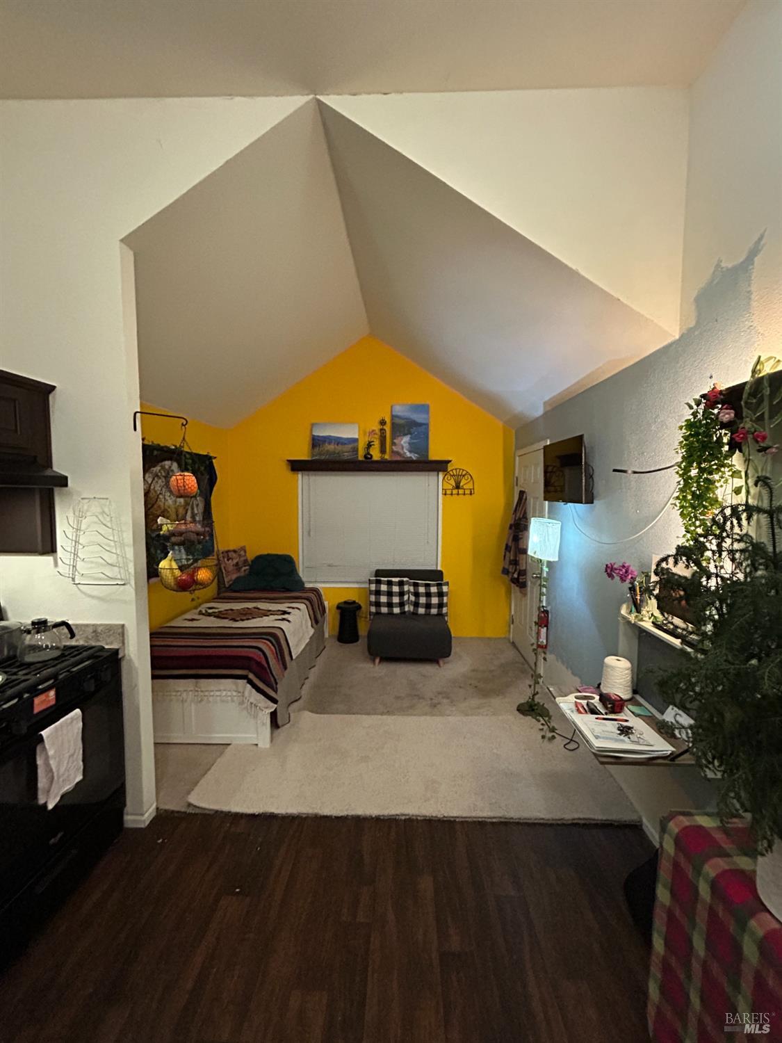 Detail Gallery Image 4 of 13 For 50 River Rd 6, Rio Vista,  CA 94571 - 1 Beds | 1 Baths