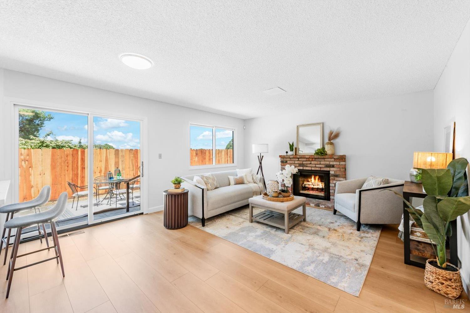 Detail Gallery Image 17 of 51 For 225 Riverview Dr, Vallejo,  CA 94589 - 4 Beds | 2/1 Baths
