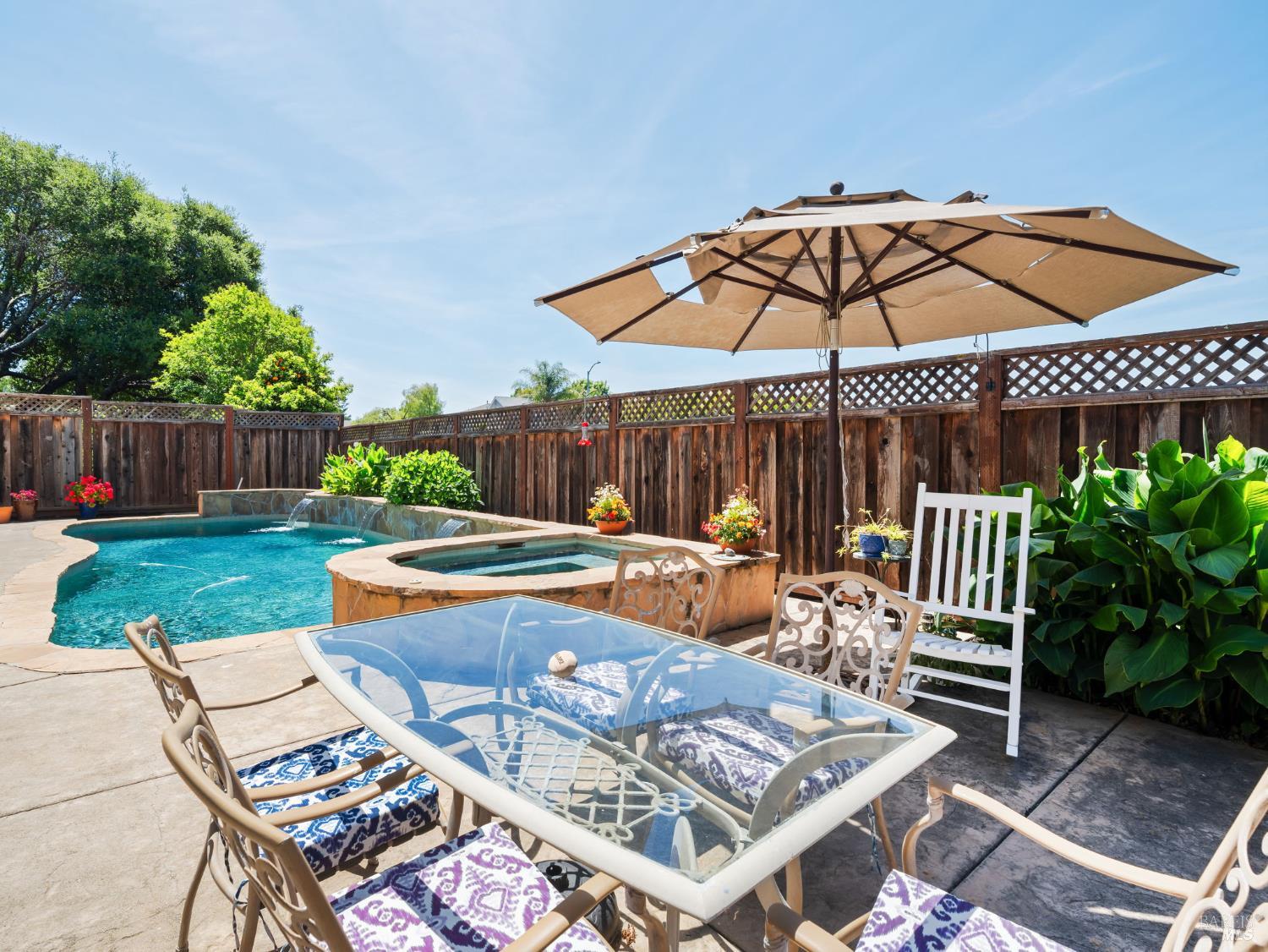 Detail Gallery Image 9 of 60 For 109 Paradise Dr, Napa,  CA 94558 - 4 Beds | 2/1 Baths