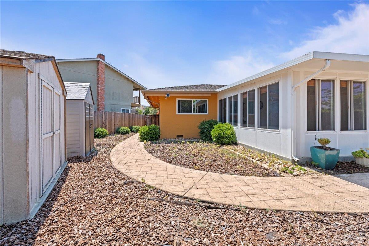 Detail Gallery Image 24 of 31 For 112 Aragon Ct, Vallejo,  CA 94591 - 3 Beds | 2 Baths