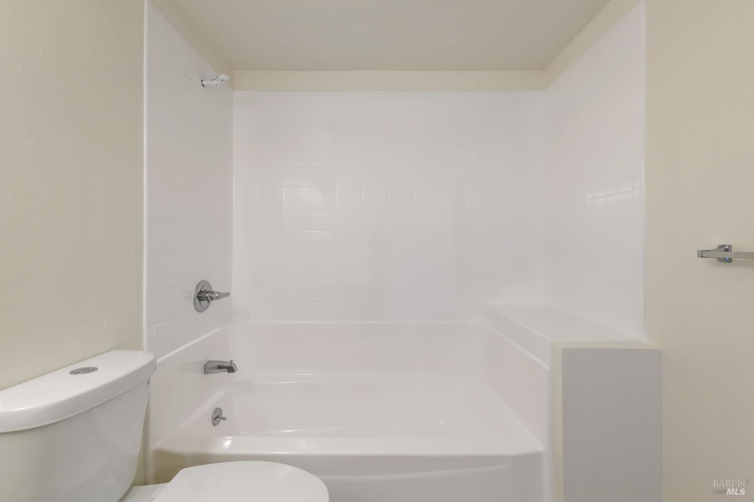 Detail Gallery Image 13 of 25 For 475 San Marin Dr, Novato,  CA 94945 - 4 Beds | 2/1 Baths