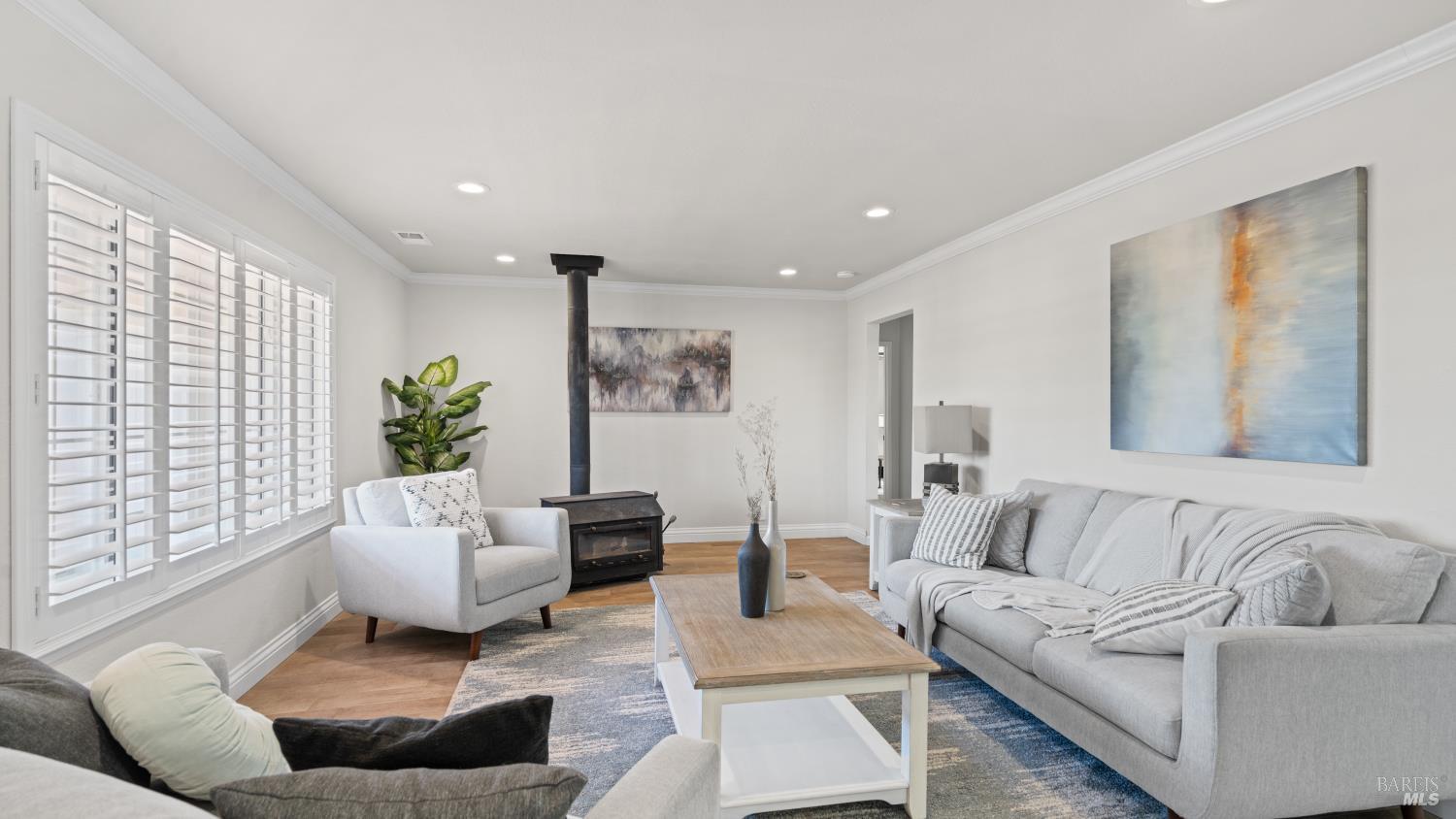 Detail Gallery Image 4 of 70 For 4270 Peaceful Glen Rd, Vacaville,  CA 95688 - 3 Beds | 2 Baths