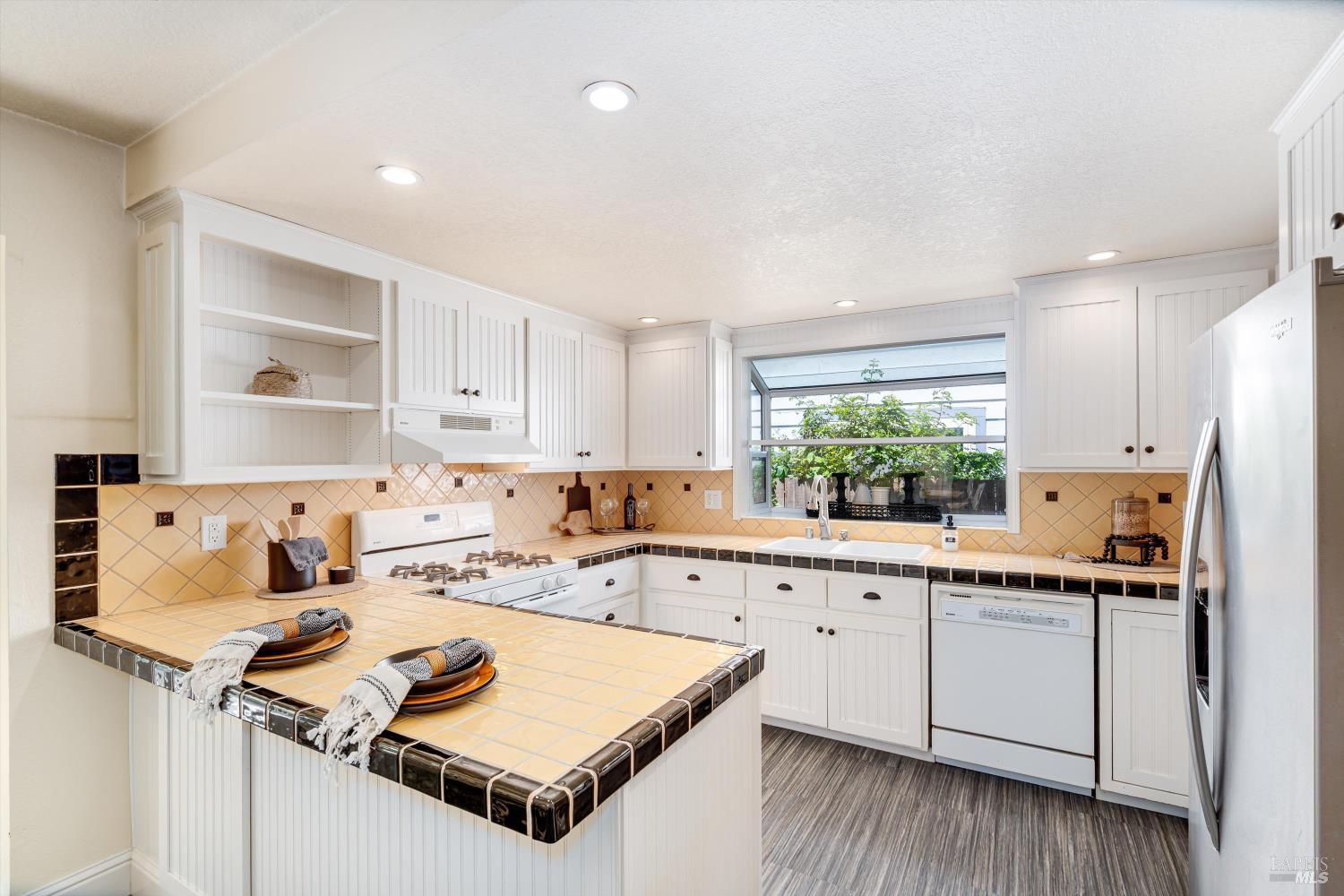 Detail Gallery Image 11 of 44 For 632 E K St, Benicia,  CA 94510 - 2 Beds | 2 Baths