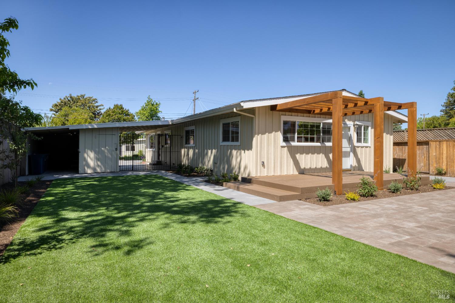 Detail Gallery Image 31 of 43 For 916 Colorado Blvd, Santa Rosa,  CA 95405 - 4 Beds | 2 Baths