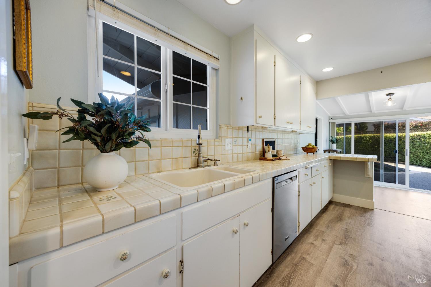 Detail Gallery Image 21 of 83 For 22 Laurie Ct, Novato,  CA 94947 - 4 Beds | 2 Baths