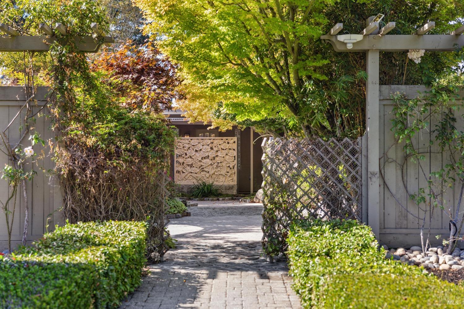 Detail Gallery Image 7 of 56 For 41 Cypress Rd, Point Reyes Station,  CA 94956 - 4 Beds | 4/1 Baths