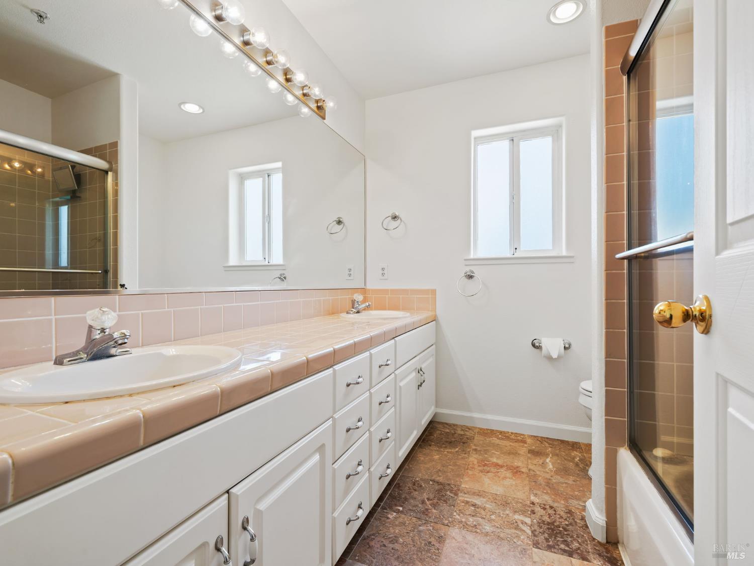 Detail Gallery Image 39 of 60 For 109 Paradise Dr, Napa,  CA 94558 - 4 Beds | 2/1 Baths
