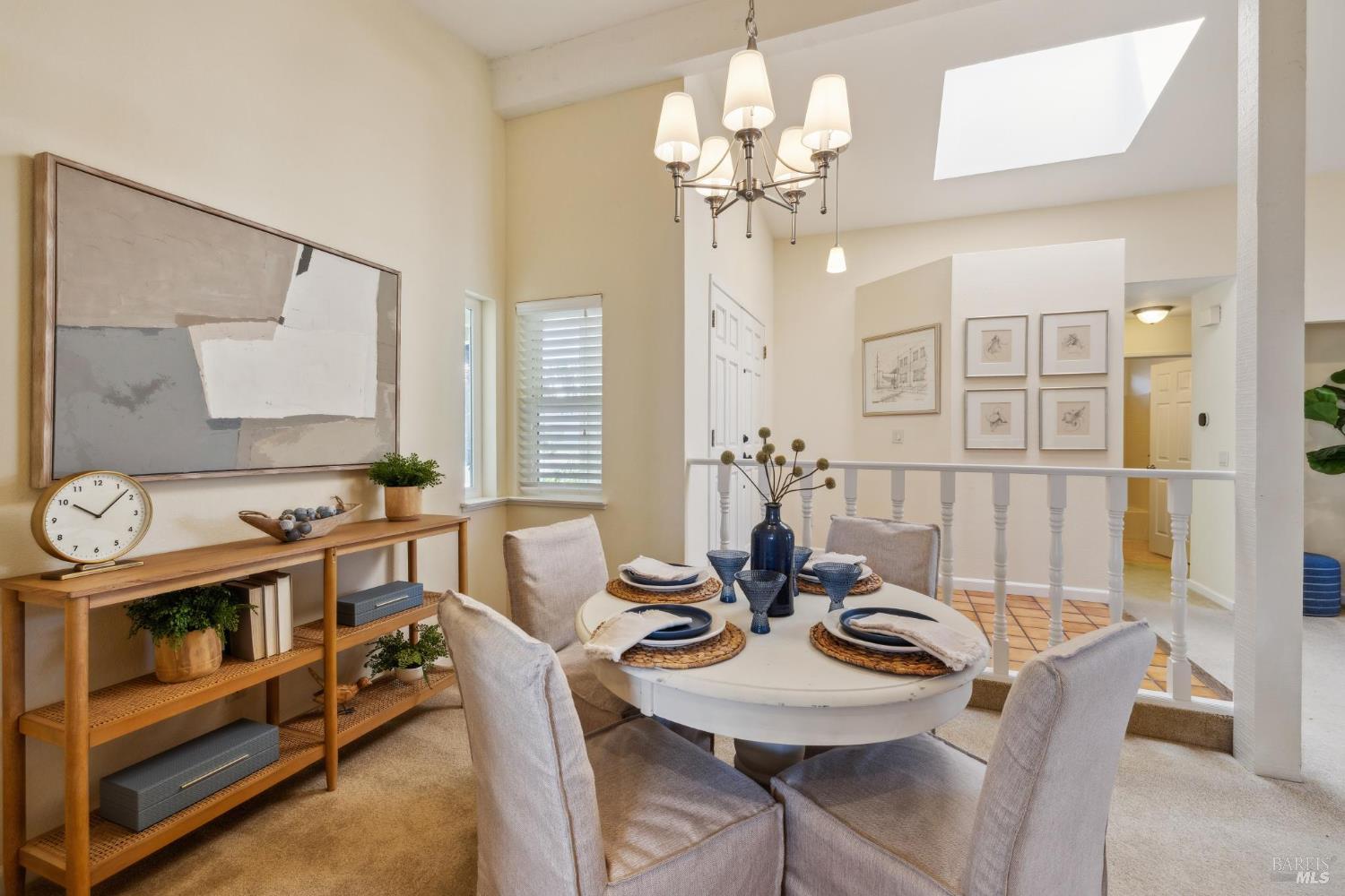 Detail Gallery Image 9 of 35 For 1506 Cerro Sonoma Cir, Petaluma,  CA 94954 - 3 Beds | 2 Baths