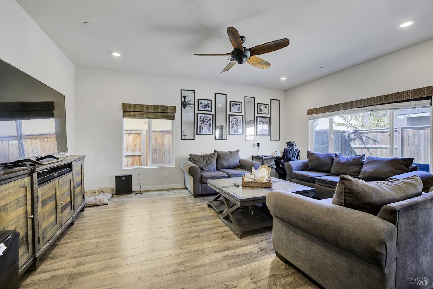 Detail Gallery Image 17 of 34 For 1090 Swarthmore Ct, Dixon,  CA 95620 - 4 Beds | 3 Baths
