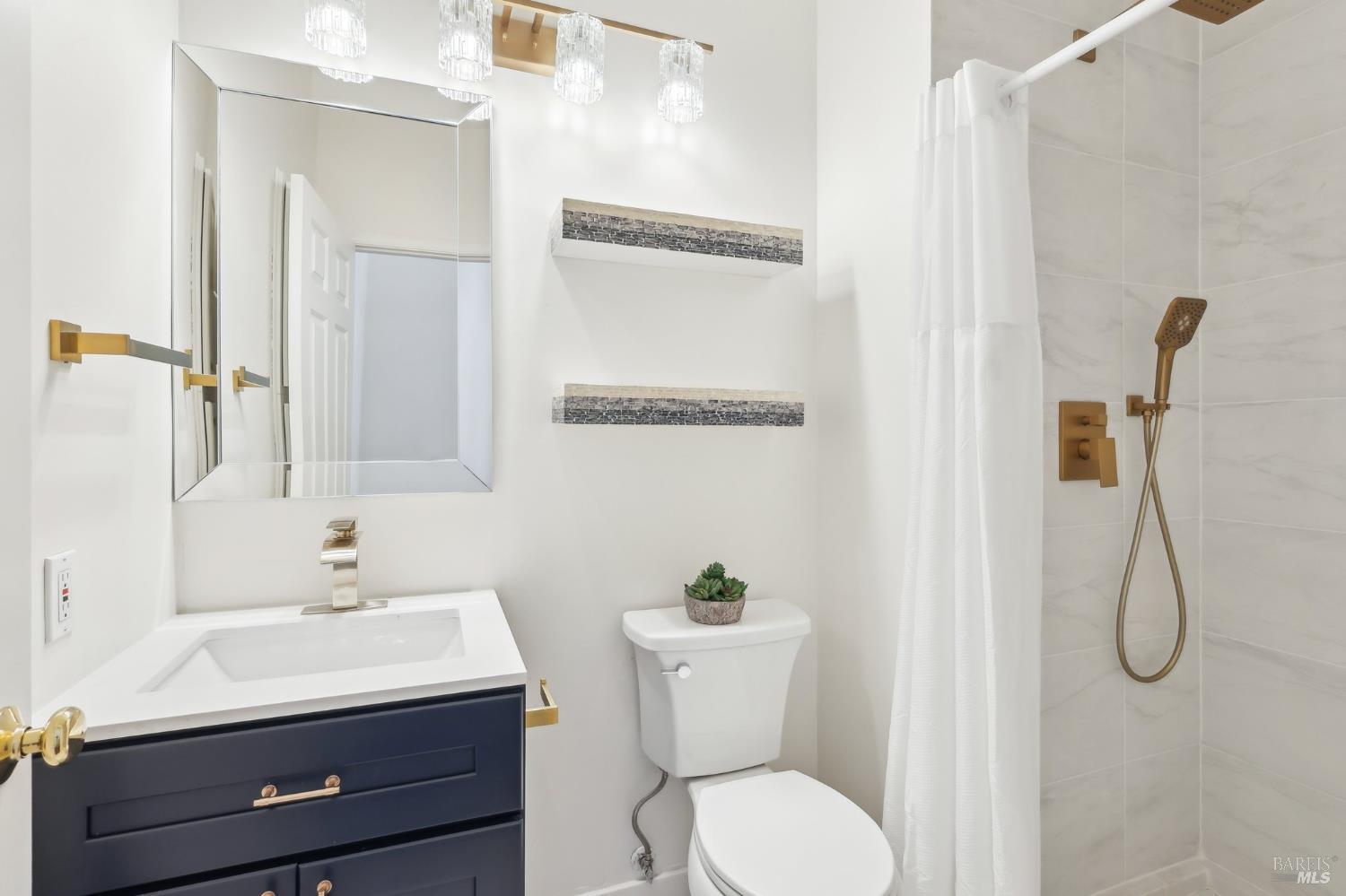 Detail Gallery Image 19 of 28 For 9 Gable Ct, San Rafael,  CA 94903 - 3 Beds | 2 Baths