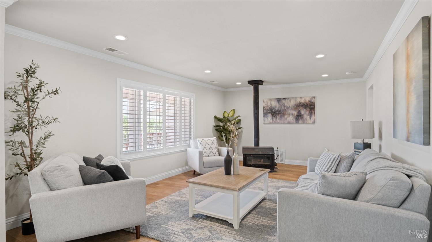 Detail Gallery Image 3 of 70 For 4270 Peaceful Glen Rd, Vacaville,  CA 95688 - 3 Beds | 2 Baths