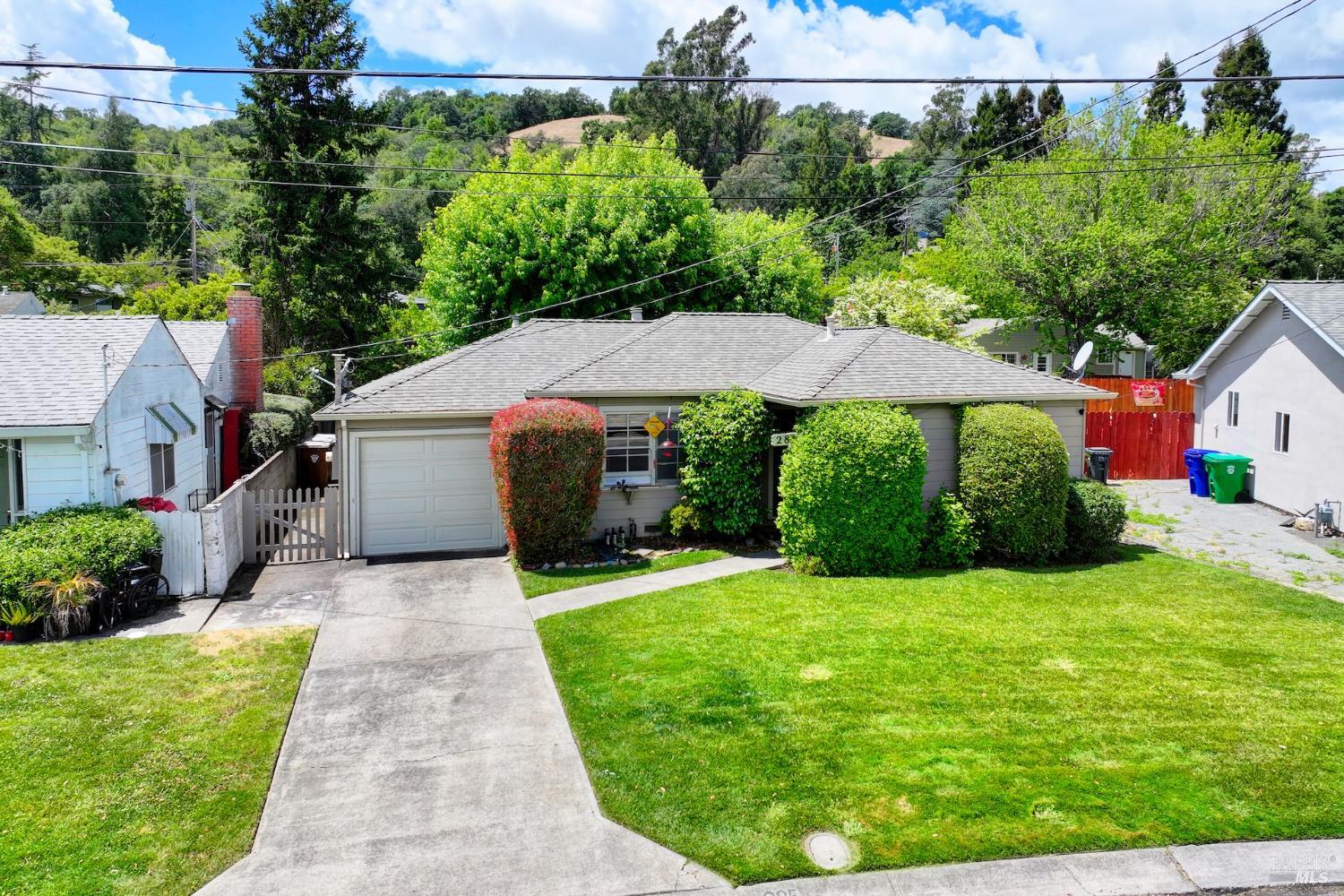 Detail Gallery Image 1 of 64 For 285 Homewood Ave, Napa,  CA 94558 - 2 Beds | 1 Baths