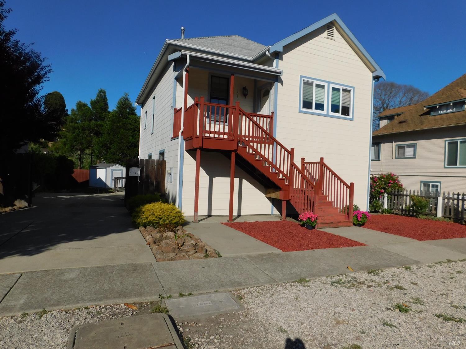 Detail Gallery Image 2 of 4 For 1107 Tennent Ave, Pinole,  CA 94564 - 3 Beds | 2 Baths