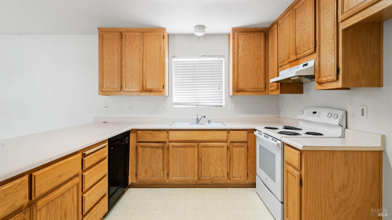 Detail Gallery Image 14 of 46 For 1191 Araquipa Ct, Vacaville,  CA 95687 - 3 Beds | 2/1 Baths