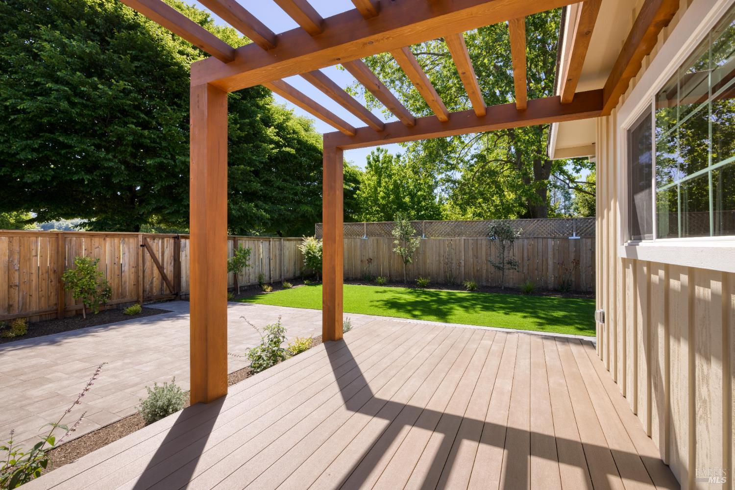 Detail Gallery Image 27 of 43 For 916 Colorado Blvd, Santa Rosa,  CA 95405 - 4 Beds | 2 Baths
