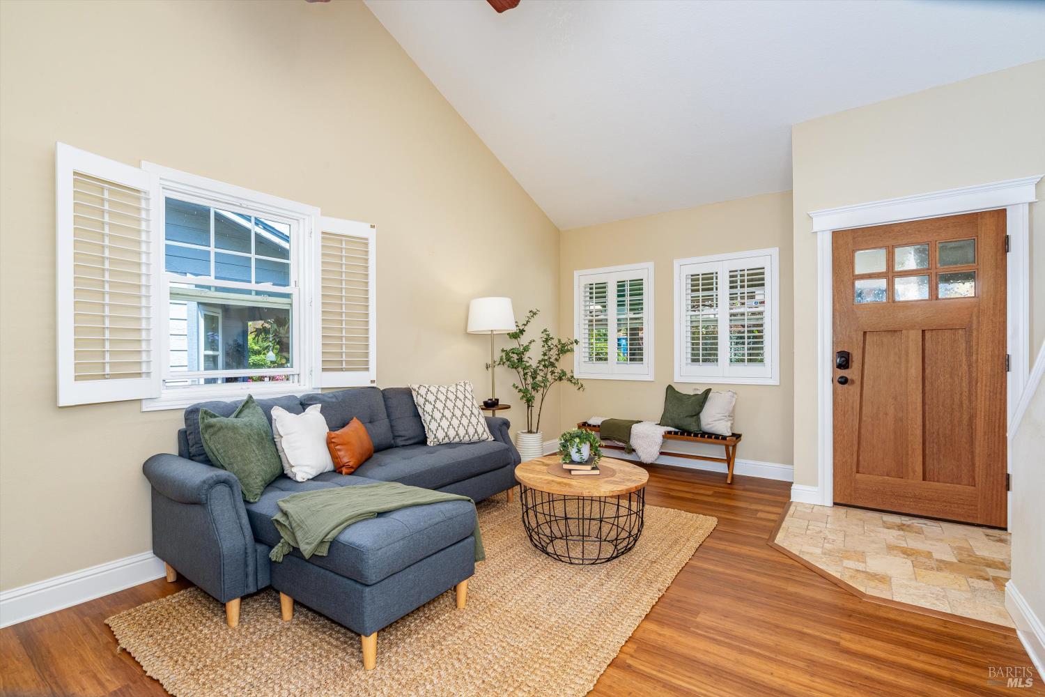 Detail Gallery Image 8 of 44 For 632 E K St, Benicia,  CA 94510 - 2 Beds | 2 Baths