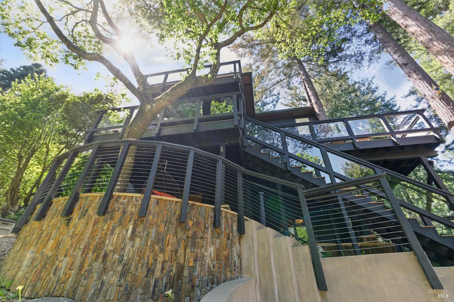 Detail Gallery Image 64 of 97 For 119 Marguerite Ave, Mill Valley,  CA 94941 - 6 Beds | 4/1 Baths