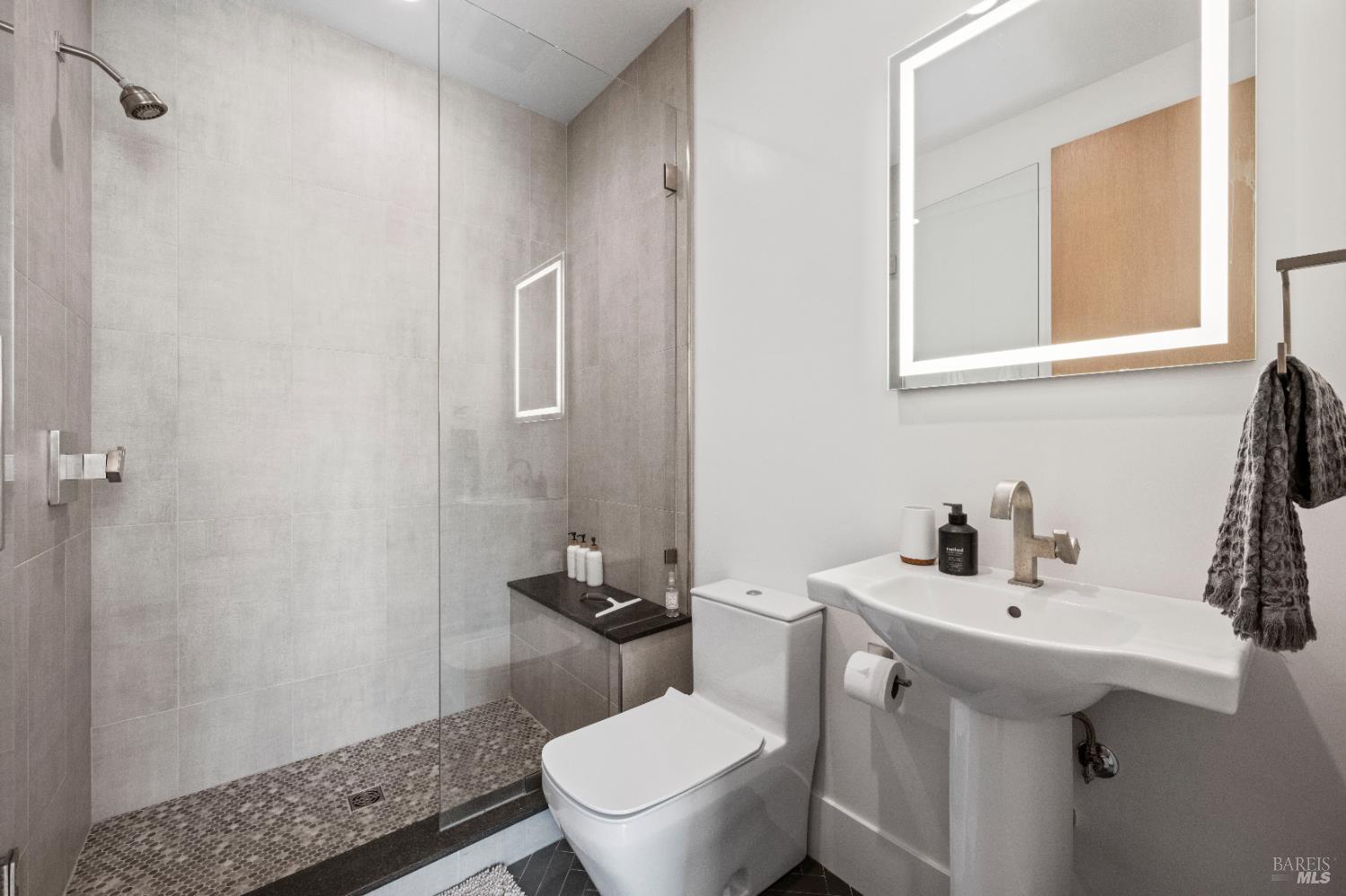 Detail Gallery Image 36 of 46 For 176 Cypress Loop, Bodega Bay,  CA 94923 - 4 Beds | 4/1 Baths