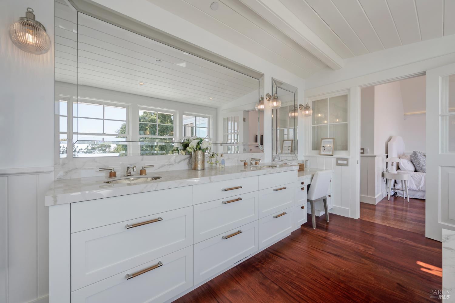 Detail Gallery Image 37 of 64 For 22 Eucalyptus Rd, Belvedere,  CA 94920 - 5 Beds | 4/2 Baths