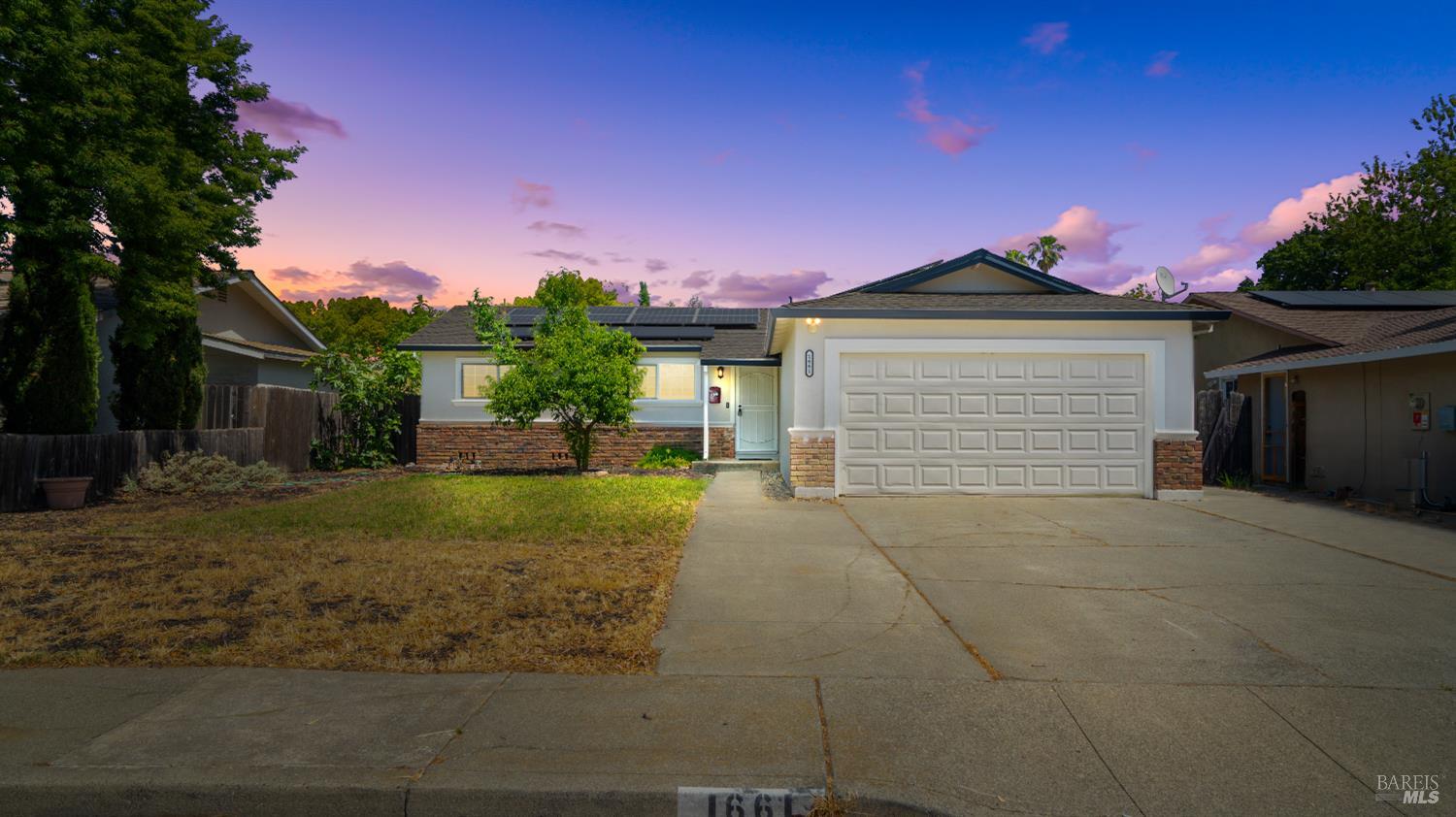 Detail Gallery Image 3 of 36 For 1661 California Dr, Vacaville,  CA 95687 - 3 Beds | 2 Baths