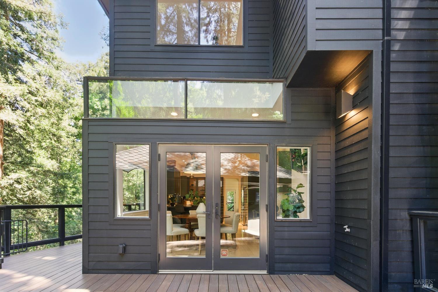 Detail Gallery Image 23 of 97 For 119 Marguerite Ave, Mill Valley,  CA 94941 - 6 Beds | 4/1 Baths