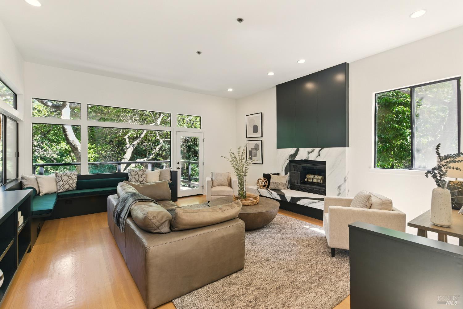 Detail Gallery Image 12 of 97 For 119 Marguerite Ave, Mill Valley,  CA 94941 - 6 Beds | 4/1 Baths