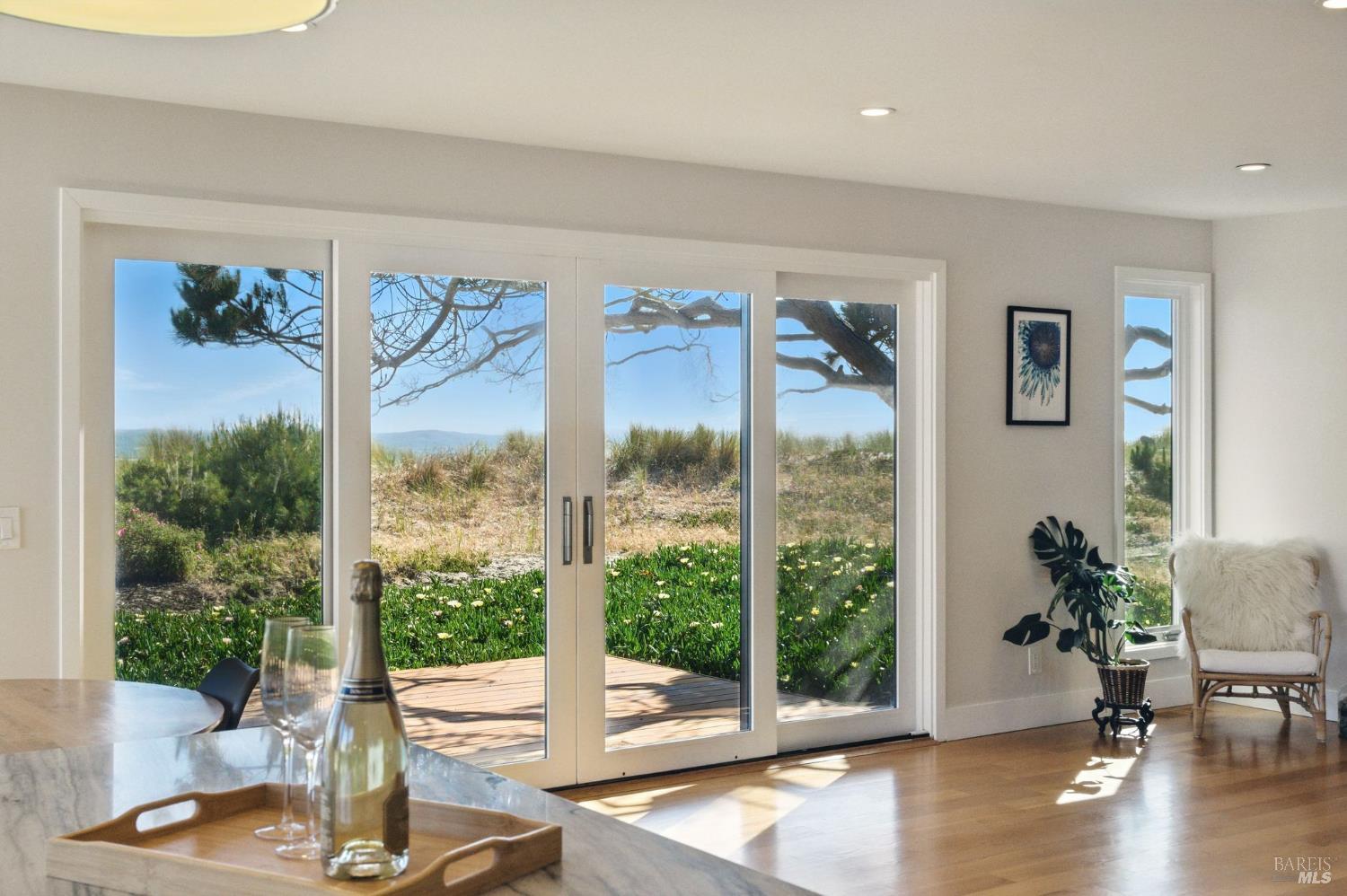 Detail Gallery Image 9 of 43 For 8 Rafael Patio Unkn, Stinson Beach,  CA 94970 - 3 Beds | 2 Baths