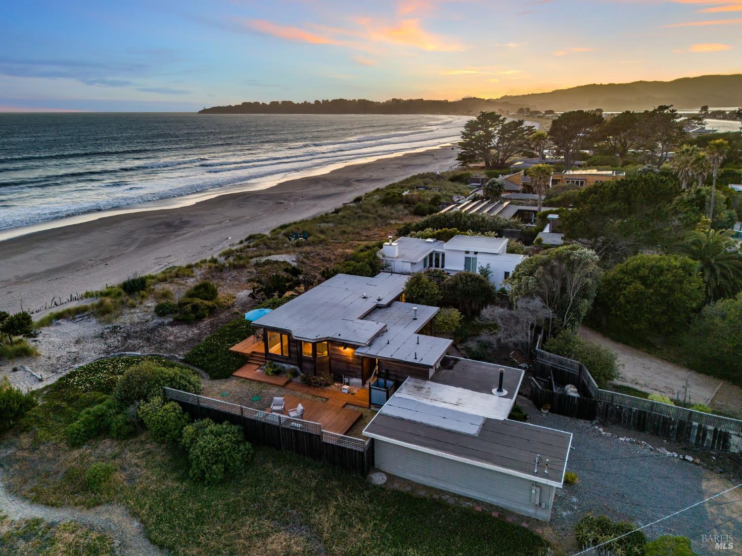 Detail Gallery Image 38 of 43 For 8 Rafael Patio Unkn, Stinson Beach,  CA 94970 - 3 Beds | 2 Baths