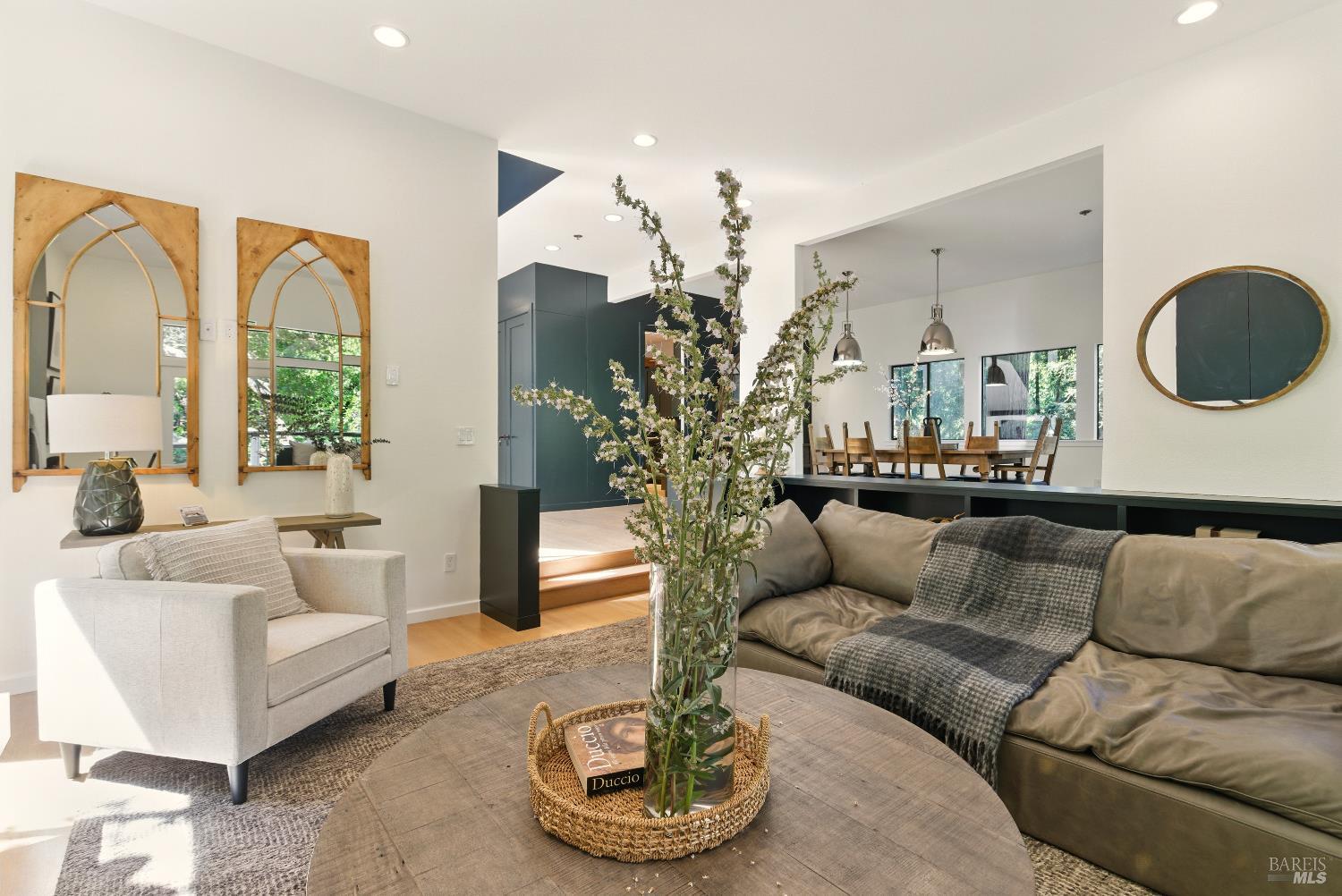 Detail Gallery Image 10 of 97 For 119 Marguerite Ave, Mill Valley,  CA 94941 - 6 Beds | 4/1 Baths