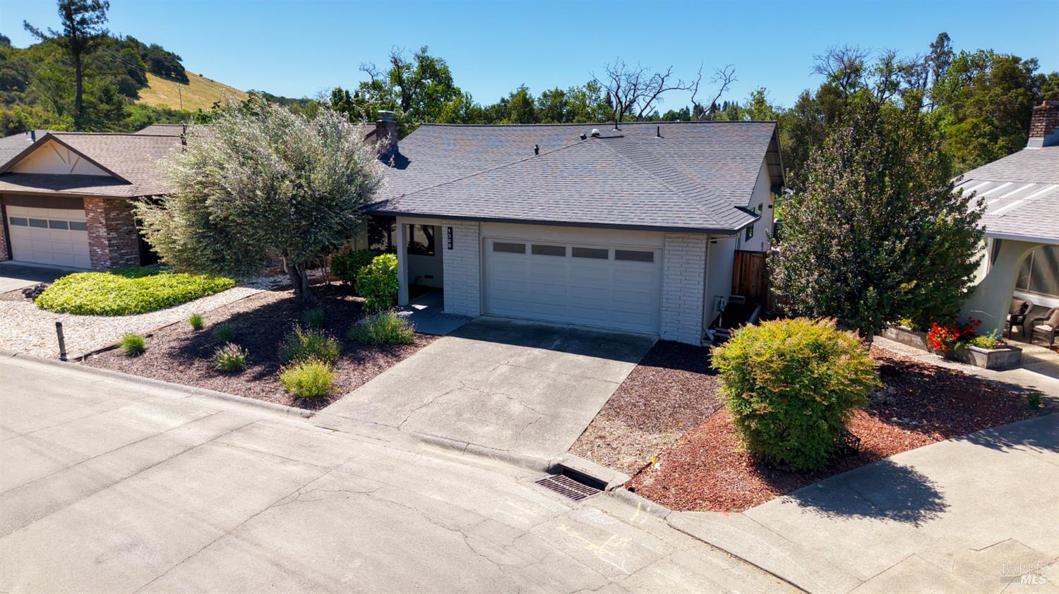 Detail Gallery Image 32 of 48 For 1306 Pinon Dr, Healdsburg,  CA 95448 - 2 Beds | 2/1 Baths
