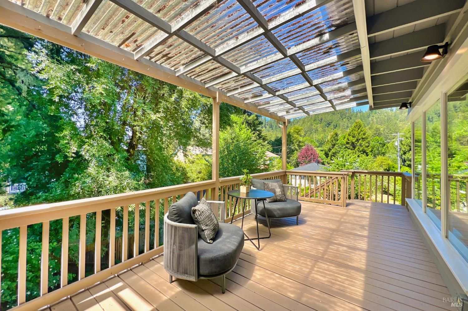 Detail Gallery Image 4 of 60 For 14902 Melody Ave, Guerneville,  CA 95446 - 3 Beds | 2 Baths