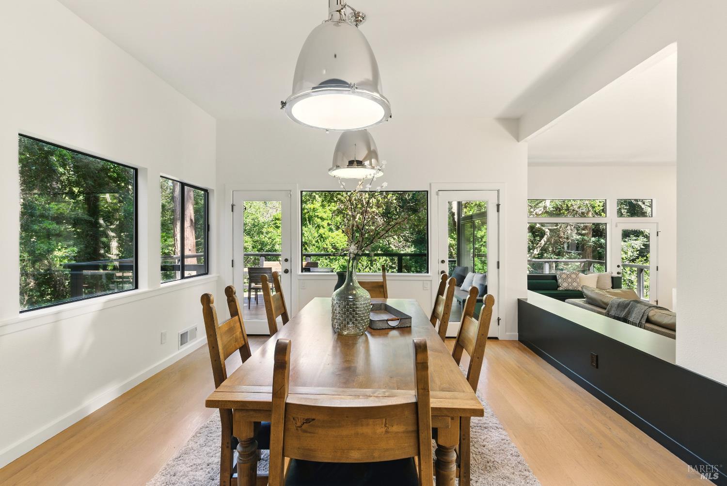 Detail Gallery Image 14 of 97 For 119 Marguerite Ave, Mill Valley,  CA 94941 - 6 Beds | 4/1 Baths