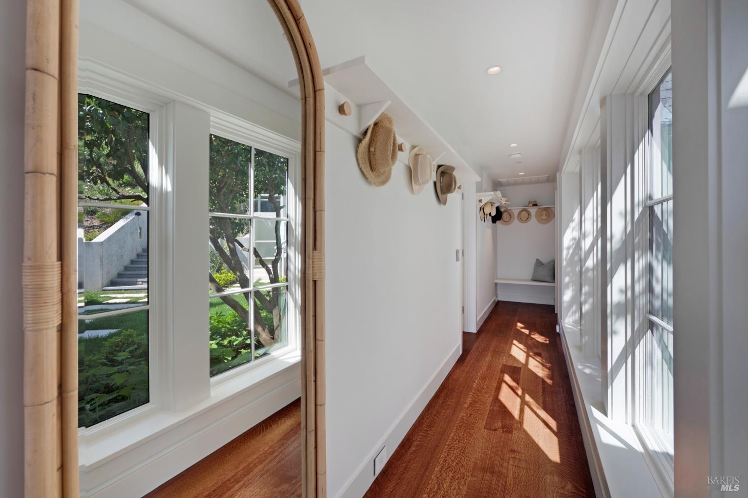 Detail Gallery Image 27 of 64 For 22 Eucalyptus Rd, Belvedere,  CA 94920 - 5 Beds | 4/2 Baths