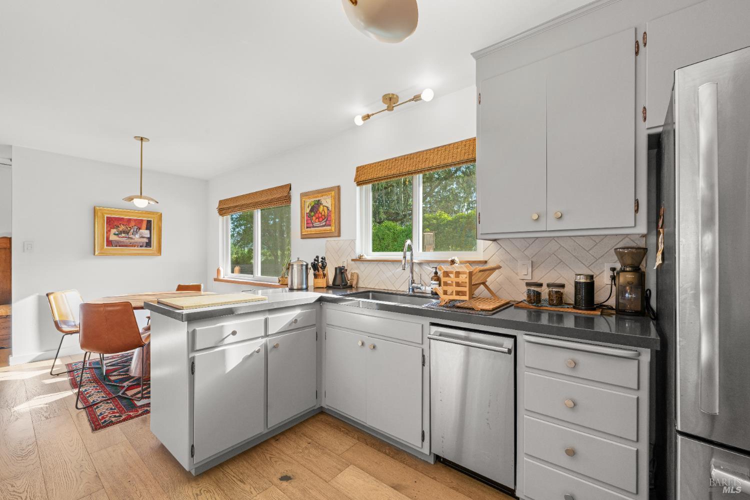 Detail Gallery Image 14 of 29 For 21800 River Rd, Geyserville,  CA 95441 - – Beds | – Baths