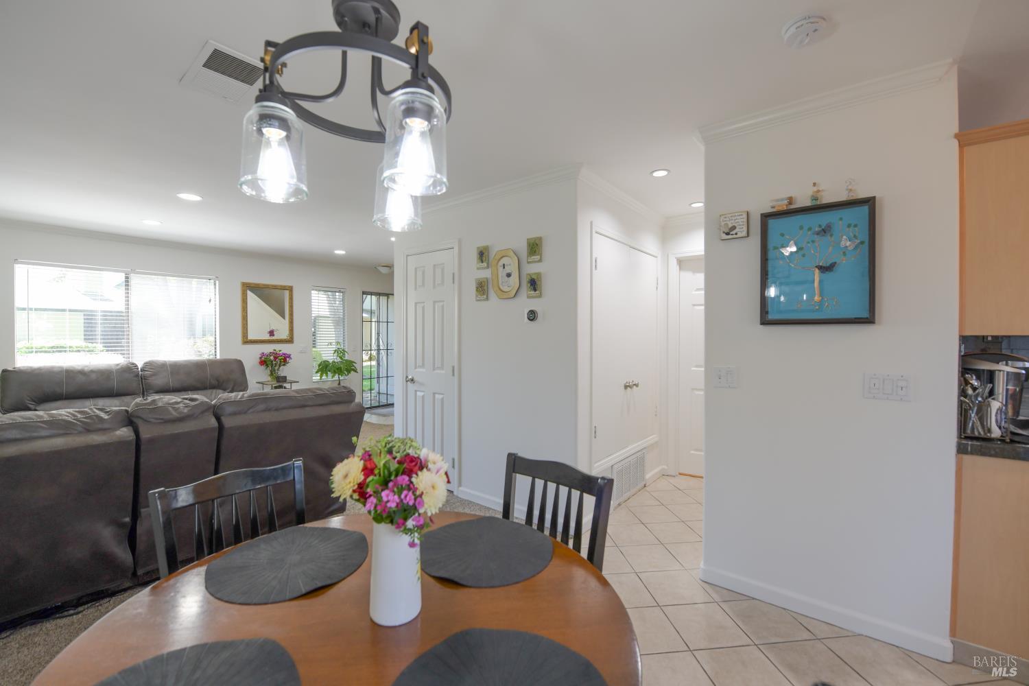 Detail Gallery Image 12 of 31 For 433 Freeway Dr, Napa,  CA 94558 - 2 Beds | 1/1 Baths