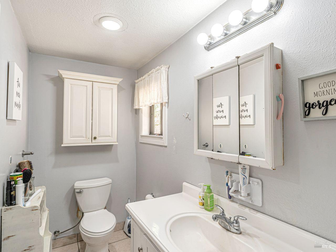 Detail Gallery Image 16 of 33 For 2375 Los Olivos Rd, Santa Rosa,  CA 95404 - 2 Beds | 1 Baths