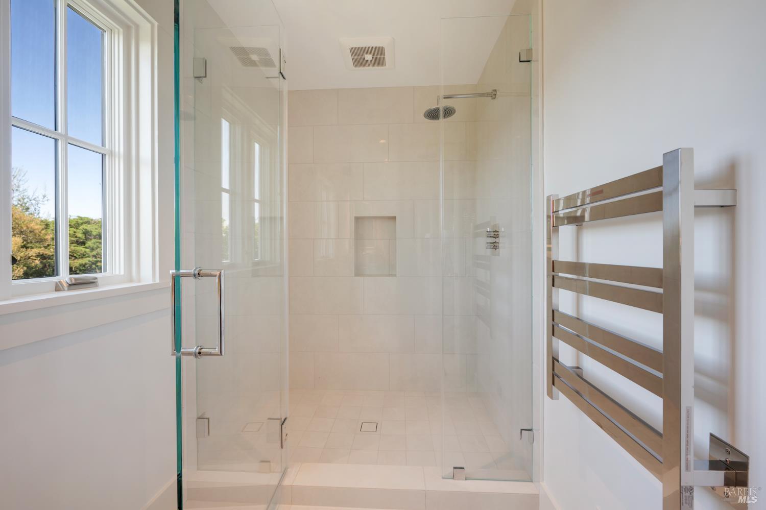 Detail Gallery Image 44 of 64 For 22 Eucalyptus Rd, Belvedere,  CA 94920 - 5 Beds | 4/2 Baths