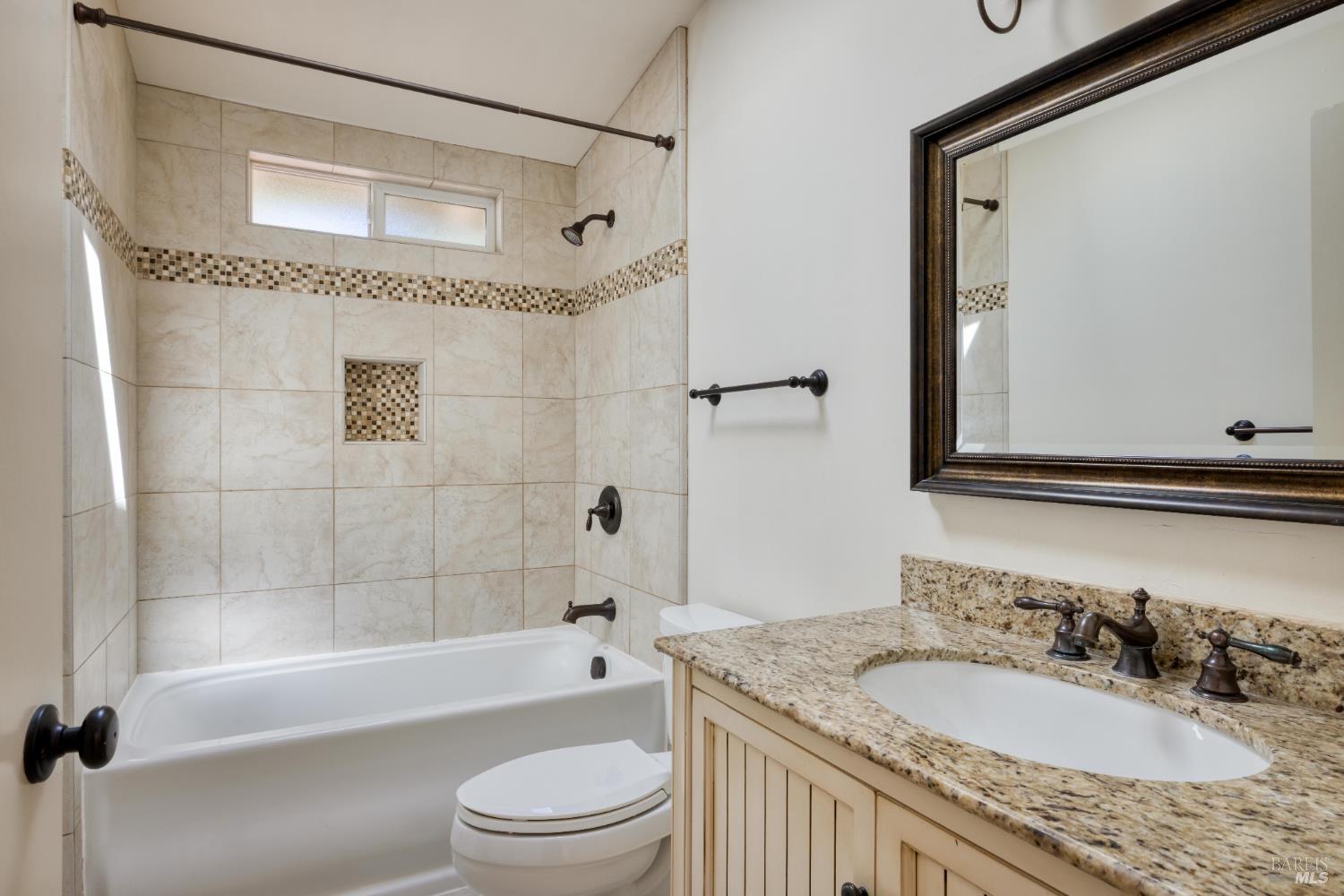 Detail Gallery Image 26 of 43 For 916 Colorado Blvd, Santa Rosa,  CA 95405 - 4 Beds | 2 Baths