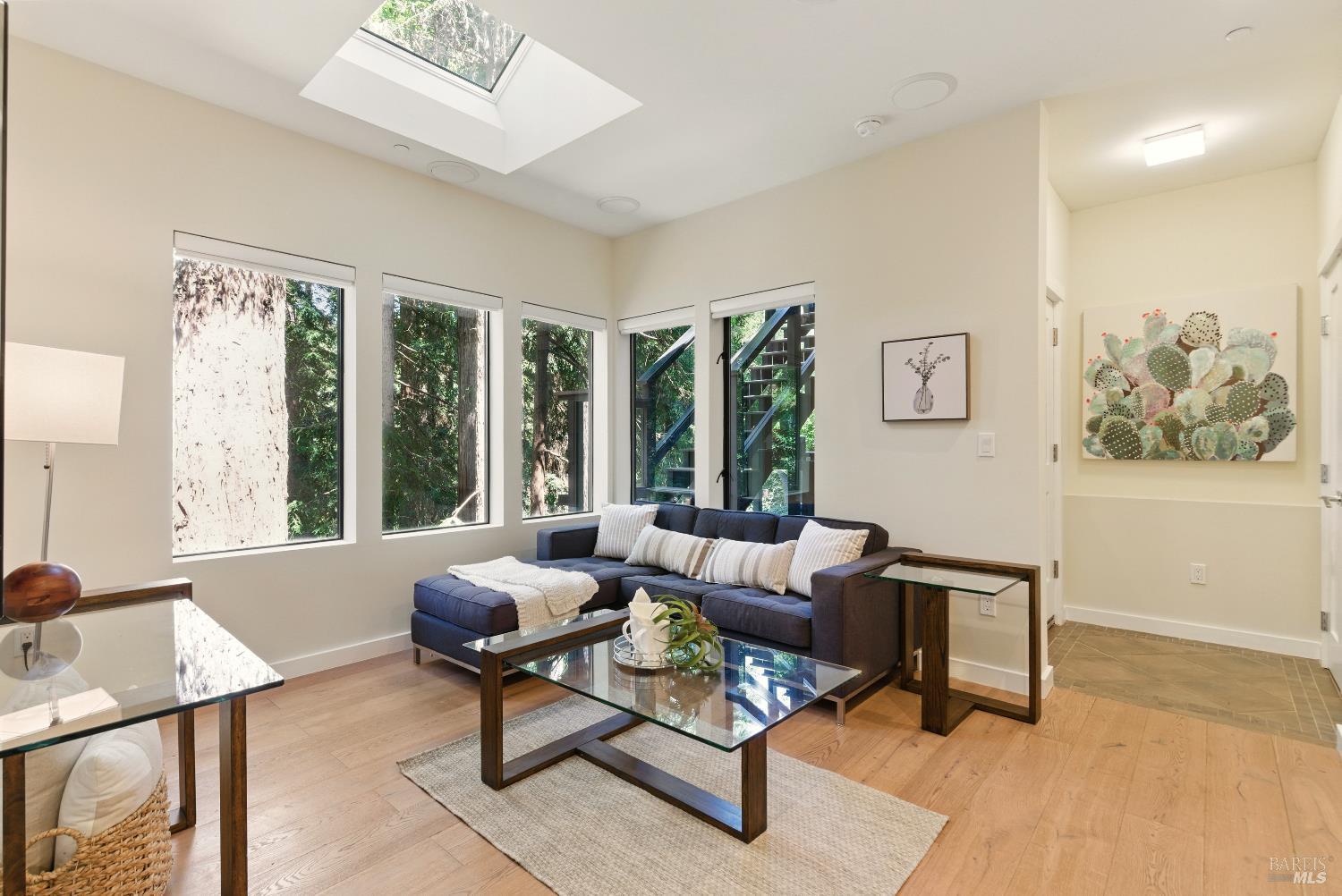 Detail Gallery Image 69 of 97 For 119 Marguerite Ave, Mill Valley,  CA 94941 - 6 Beds | 4/1 Baths