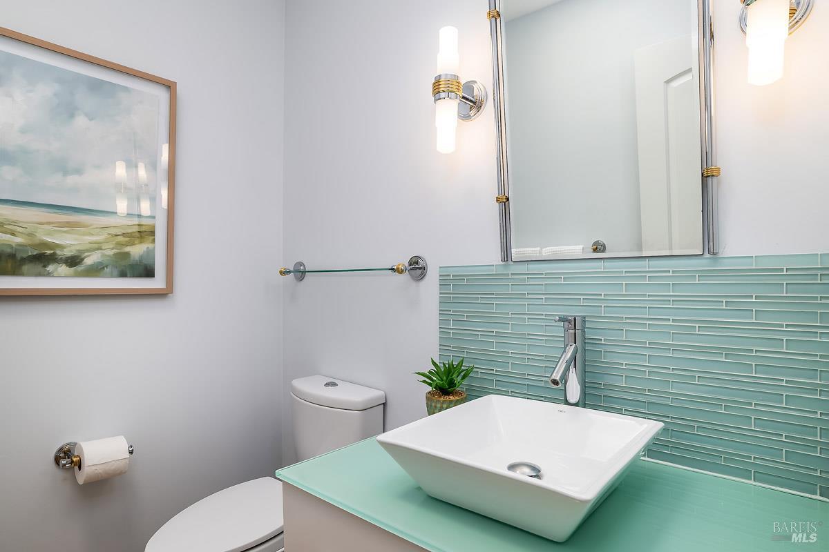 Detail Gallery Image 32 of 53 For 25 Wimbledon Ct, Novato,  CA 94949 - 4 Beds | 3/1 Baths