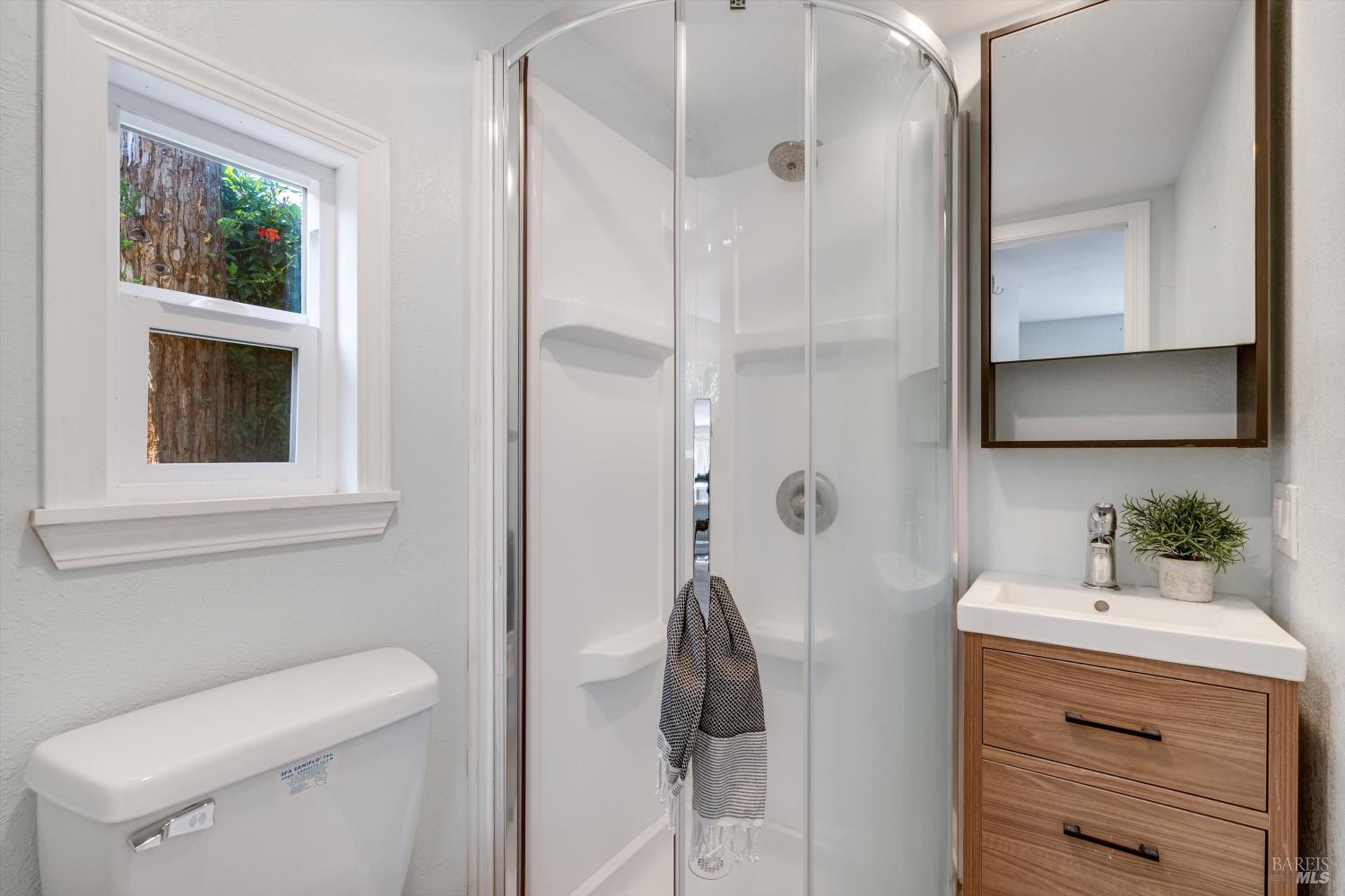 Detail Gallery Image 32 of 44 For 632 E K St, Benicia,  CA 94510 - 2 Beds | 2 Baths
