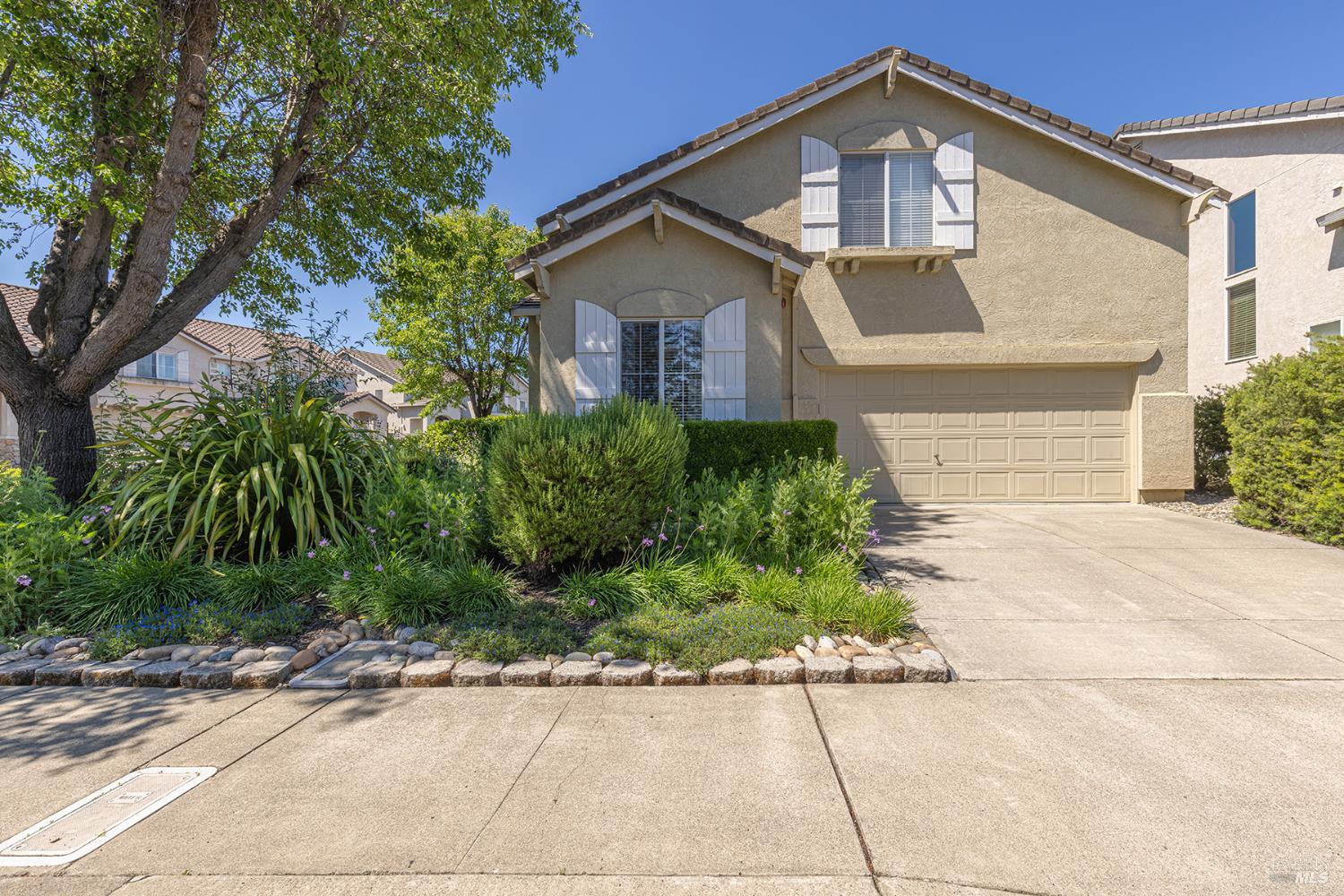 Detail Gallery Image 3 of 31 For 103 Trent Dr, Napa,  CA 94558 - 3 Beds | 2/1 Baths