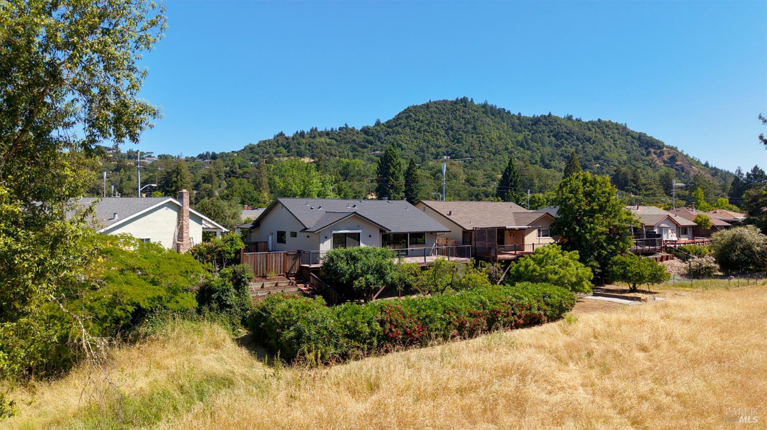 Detail Gallery Image 38 of 48 For 1306 Pinon Dr, Healdsburg,  CA 95448 - 2 Beds | 2/1 Baths