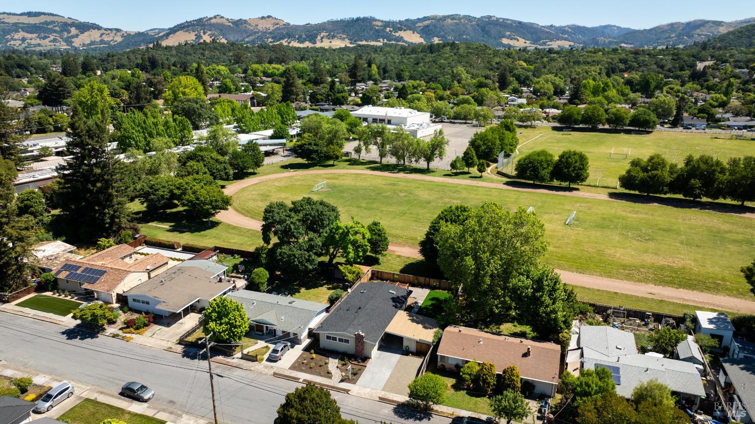 Detail Gallery Image 39 of 43 For 916 Colorado Blvd, Santa Rosa,  CA 95405 - 4 Beds | 2 Baths