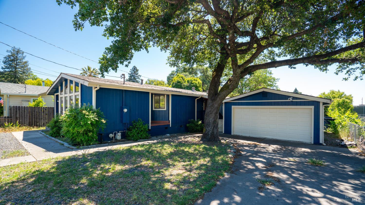 Detail Gallery Image 3 of 24 For 125 Champlain Ave, Cloverdale,  CA 95425 - 2 Beds | 2 Baths